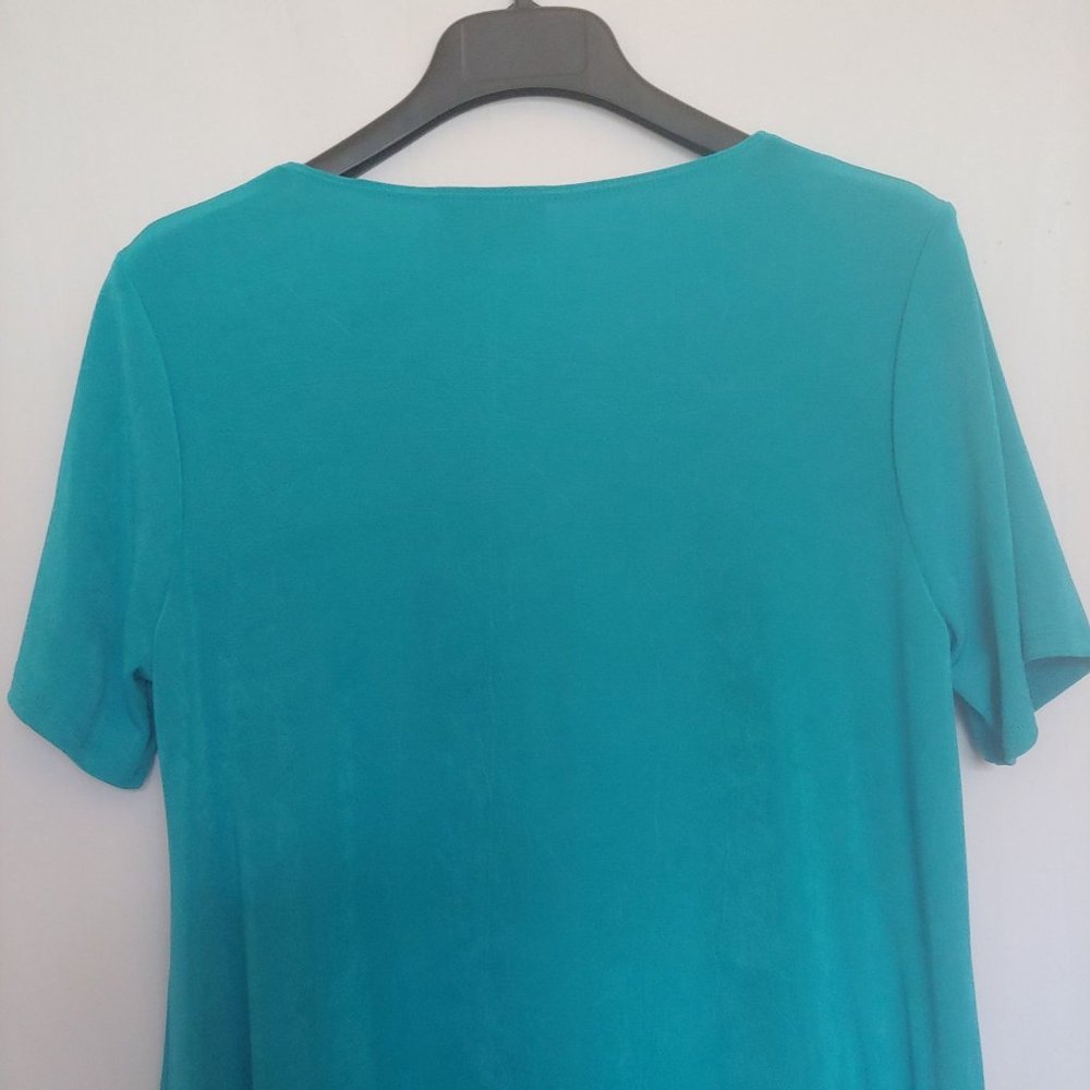 Chicos teal short sleeve a-symmetrical slinky knit top with chain size 1P - Picture 8 of 11